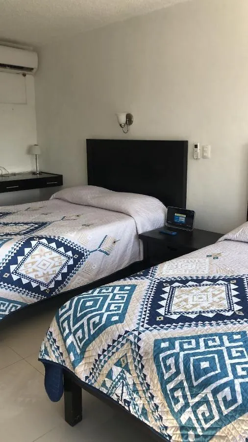 Suites Brisas Cancun
