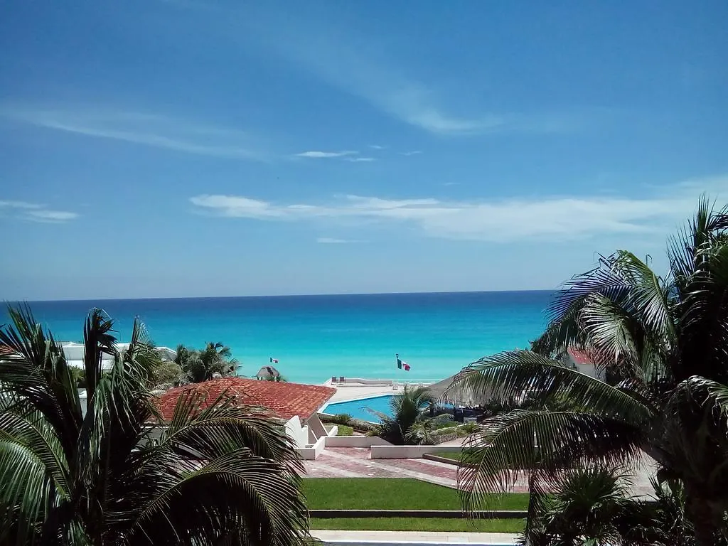 Апартаменты Suites Brisas Cancun