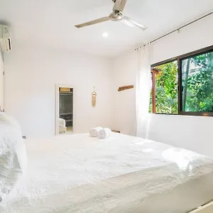 https://buena-vida-wide-appartemt-in-the-heart-of-town.tulum-hotels.net